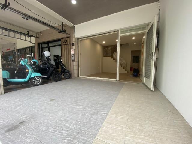 台中西區店面-13